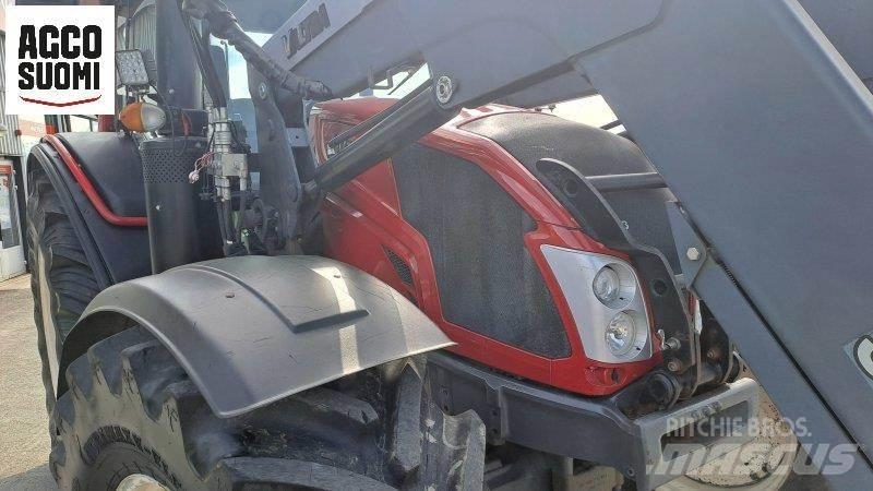 Valtra N143 HT トラクター