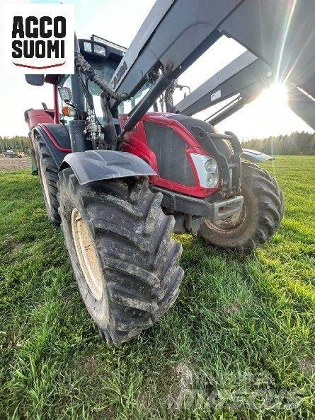 Valtra N143 HT トラクター