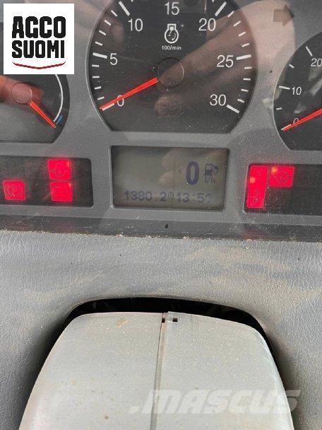 Valtra N163 VERSU トラクター