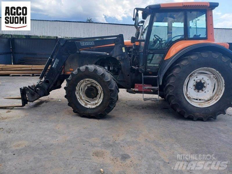 Valtra T130 CH トラクター