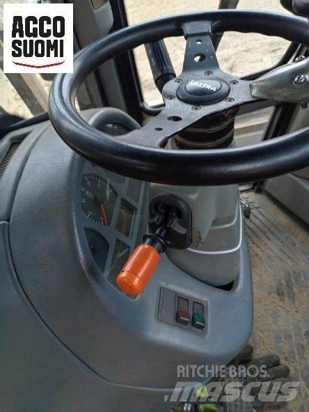 Valtra T130 CH トラクター