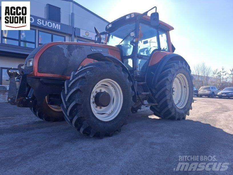 Valtra T150 トラクター