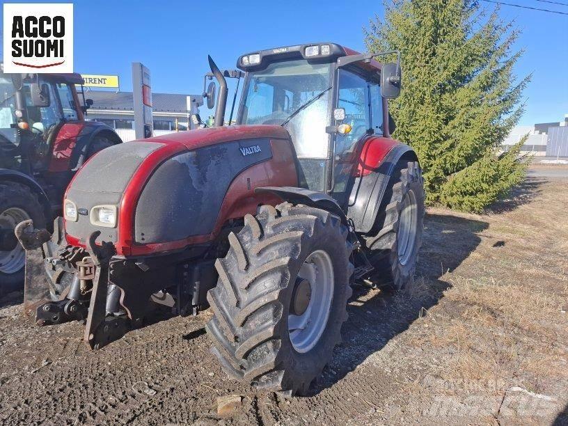 Valtra T150 トラクター