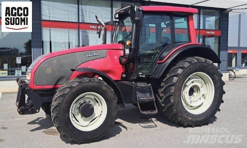 Valtra T151 A トラクター