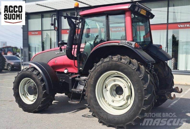Valtra T151 A トラクター