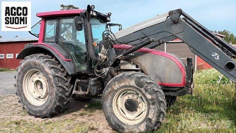 Valtra T151 H トラクター