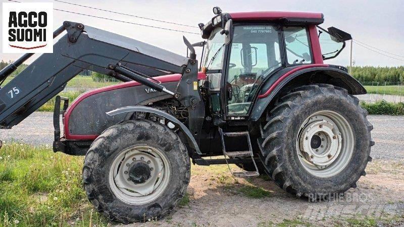 Valtra T151 H トラクター