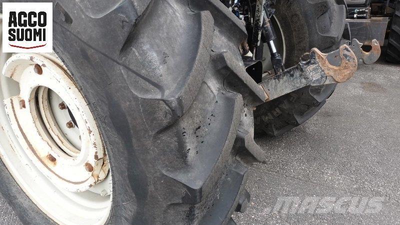 Valtra T151 H トラクター