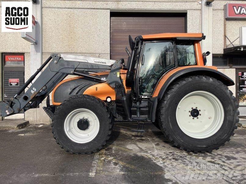 Valtra T162 VERSU トラクター