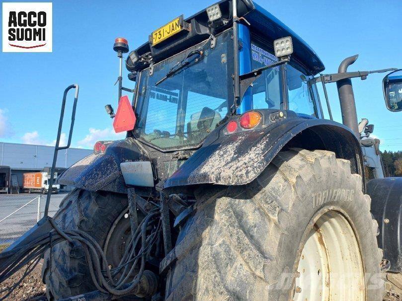 Valtra T173 HITECH トラクター