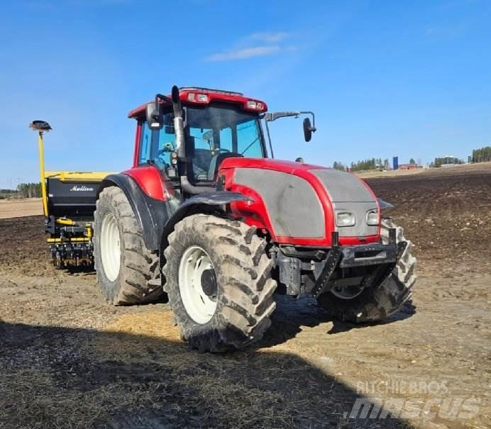 Valtra T180 トラクター