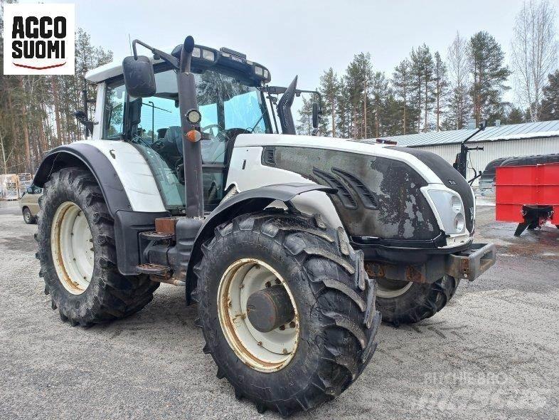 Valtra T213 VERSU トラクター