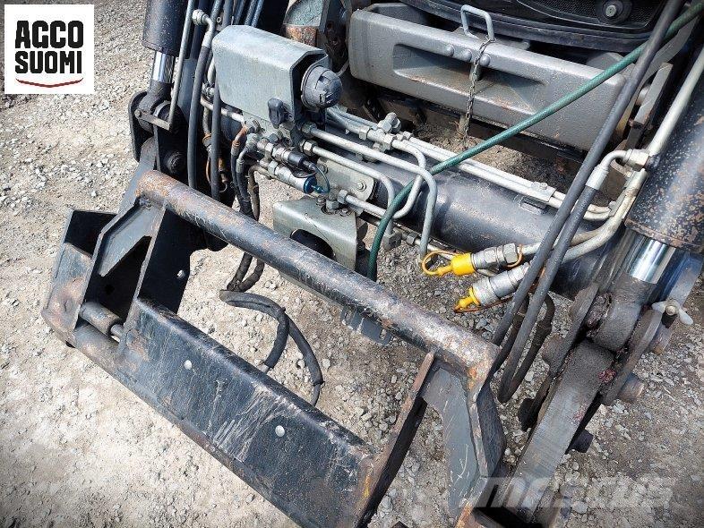 Valtra T213 VERSU トラクター