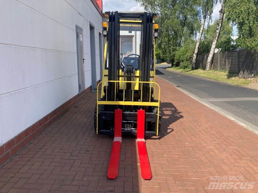 Hyster J 2.0 UT バッテリーフォークリフト