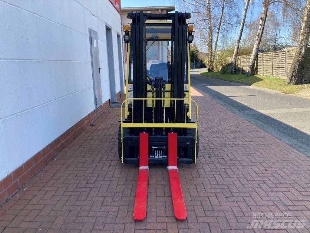 Hyster J 2.0 UTL バッテリーフォークリフト