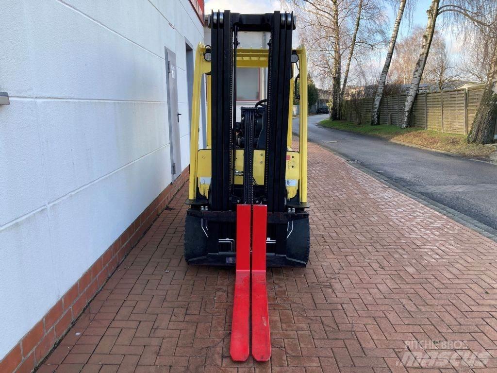 Hyster J 3.0 XN バッテリーフォークリフト