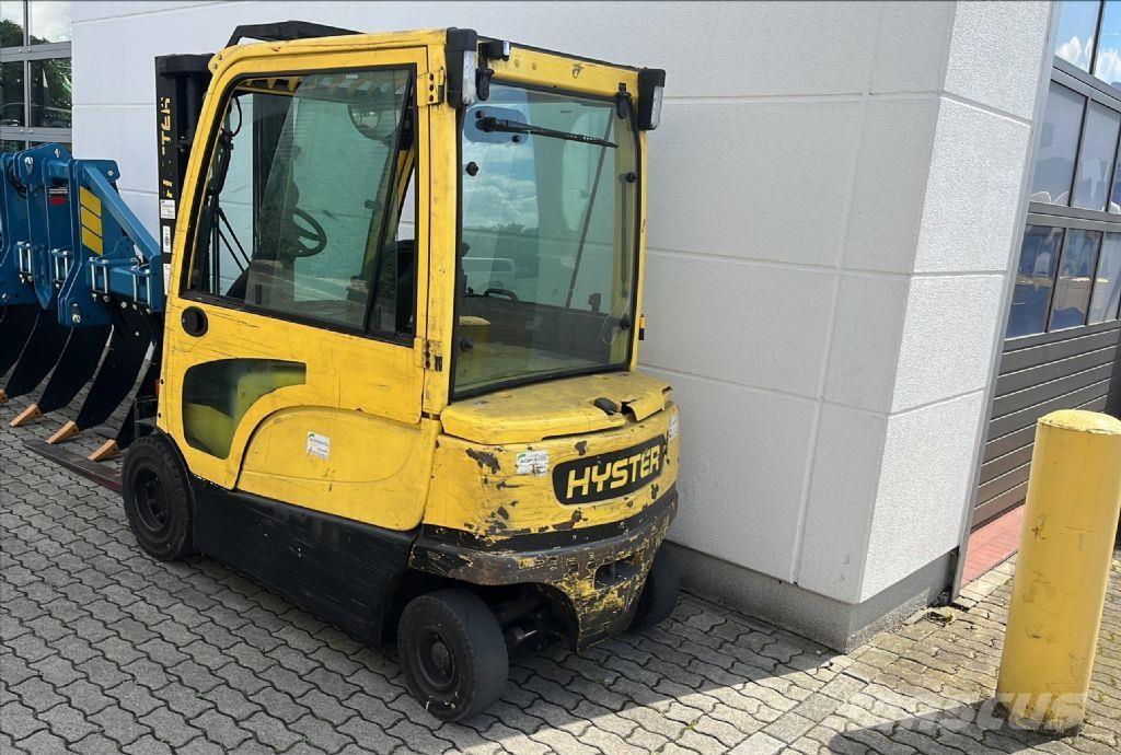 Hyster J 3.0 XN バッテリーフォークリフト
