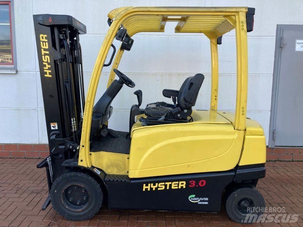 Hyster J 3.0 XN バッテリーフォークリフト