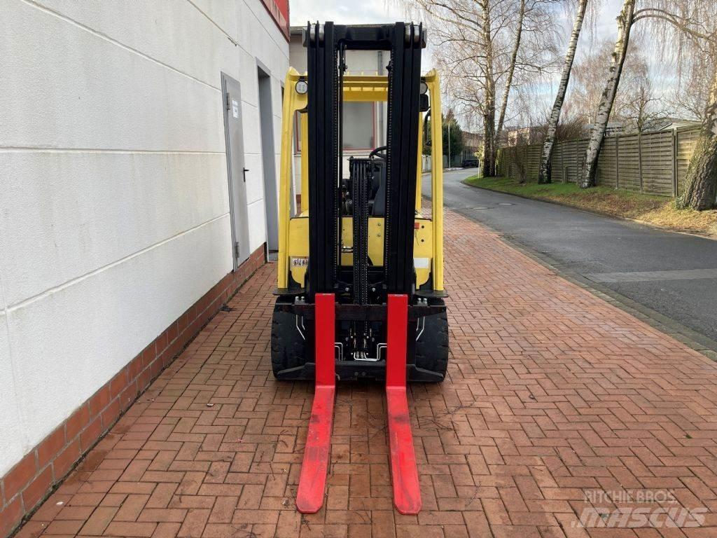 Hyster J 3.0 XN バッテリーフォークリフト