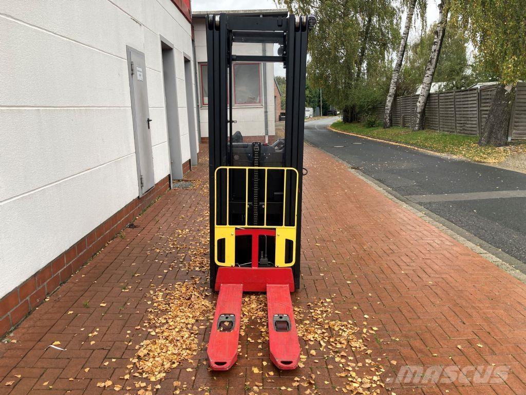 Hyster RS 1.6 IL 自走式スタッカー