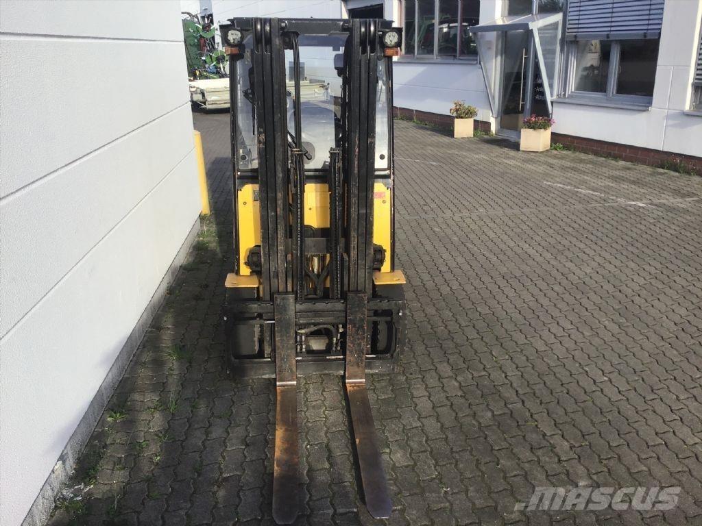 Hyundai 32B-7 バッテリーフォークリフト