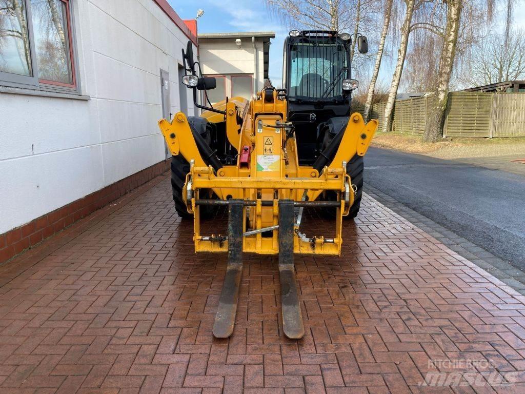 JCB 540-140 Hi Viz テレスコーピックハンドラー