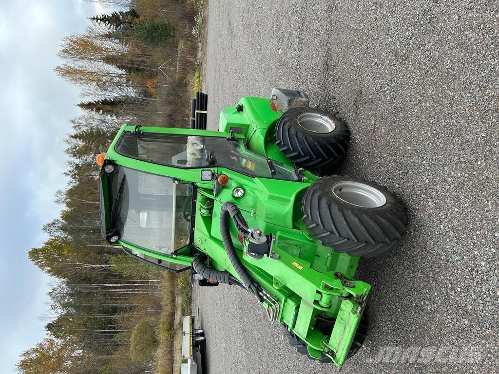 Avant 630 多目的ローダー
