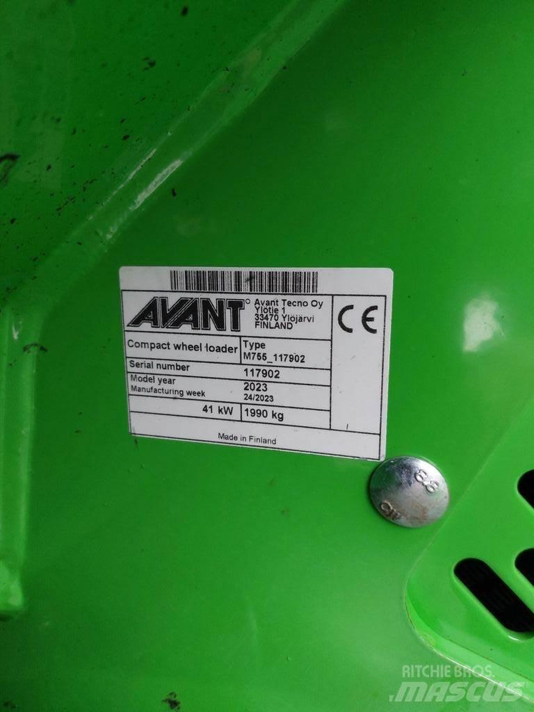 Avant 755 多目的ローダー