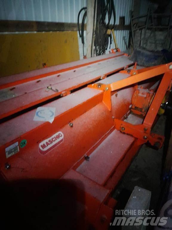 Maschio  モアー