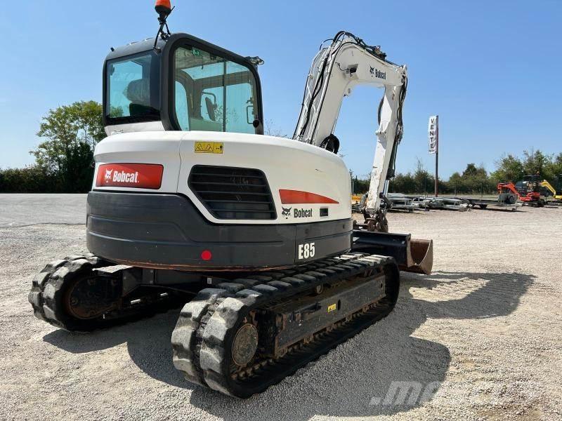 Bobcat E85 ミニ油圧ショベル 7t以下（ミニユンボ・ミニディガー）