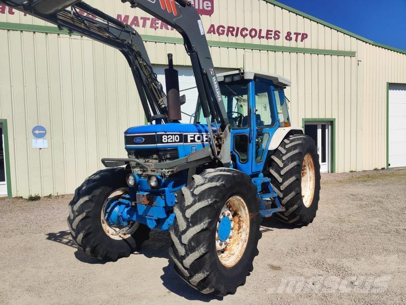 Ford 8210 トラクター