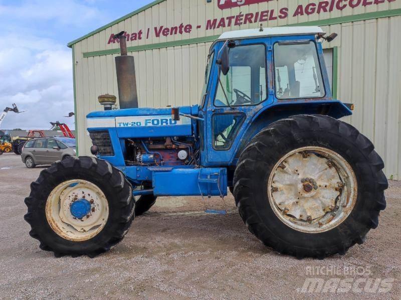 Ford TW20 トラクター