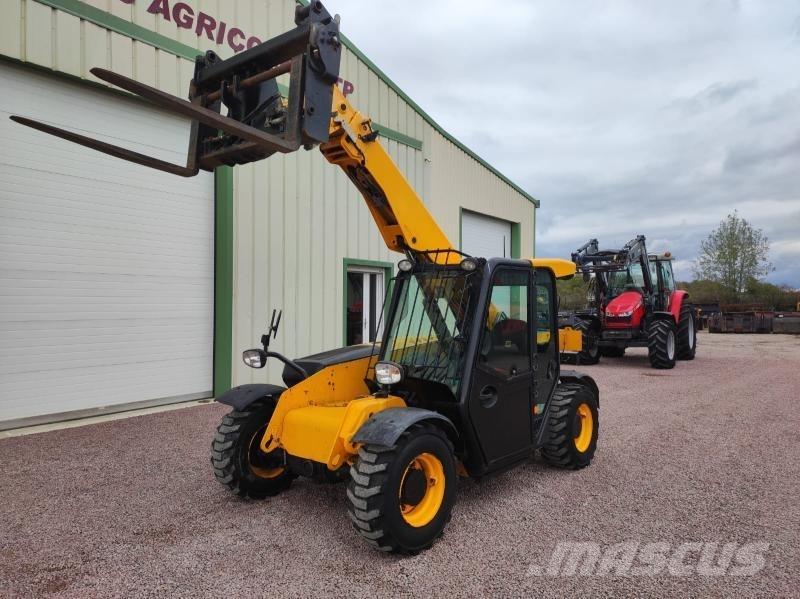 JCB 525-60 テレスコーピックハンドラー