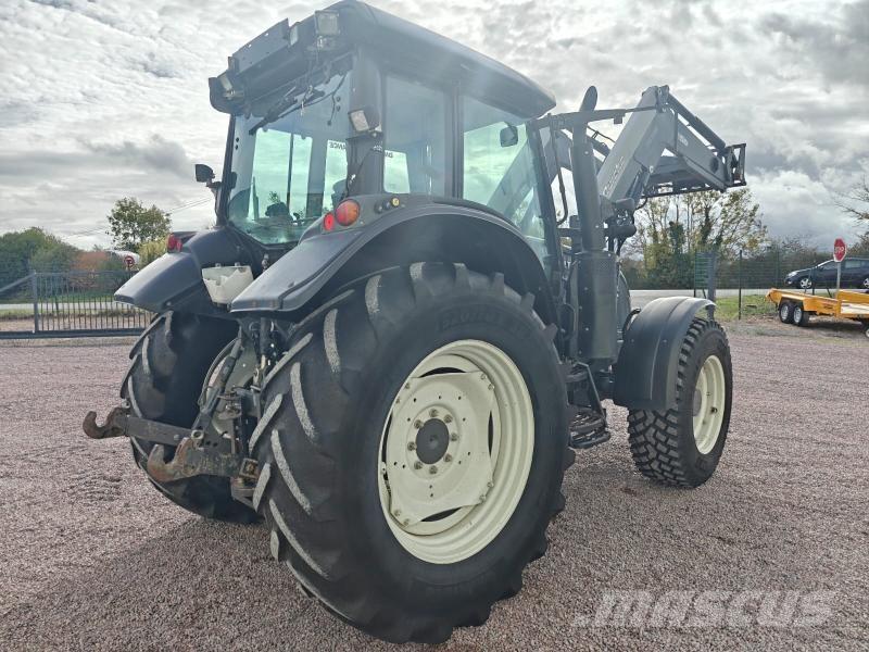 Valtra N123 トラクター