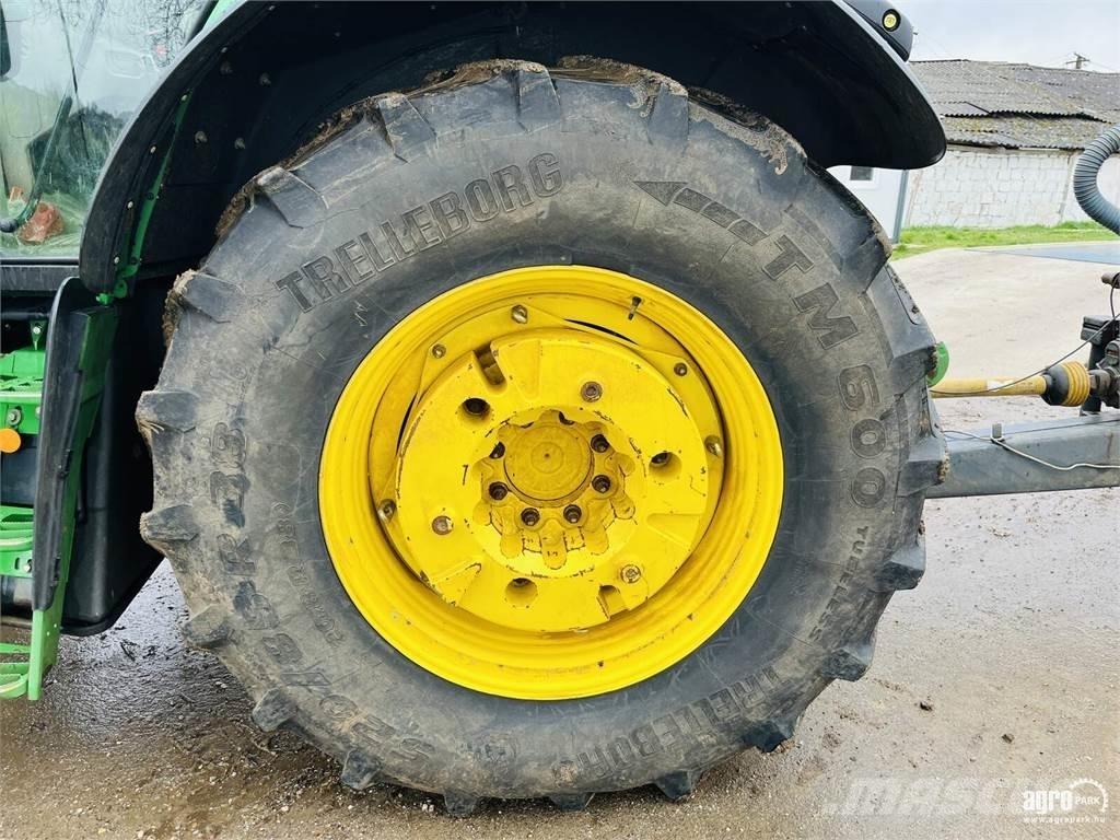 John Deere 6155M トラクター