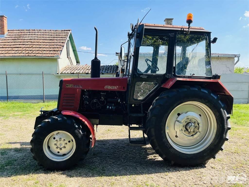 MTZ 820.1 トラクター