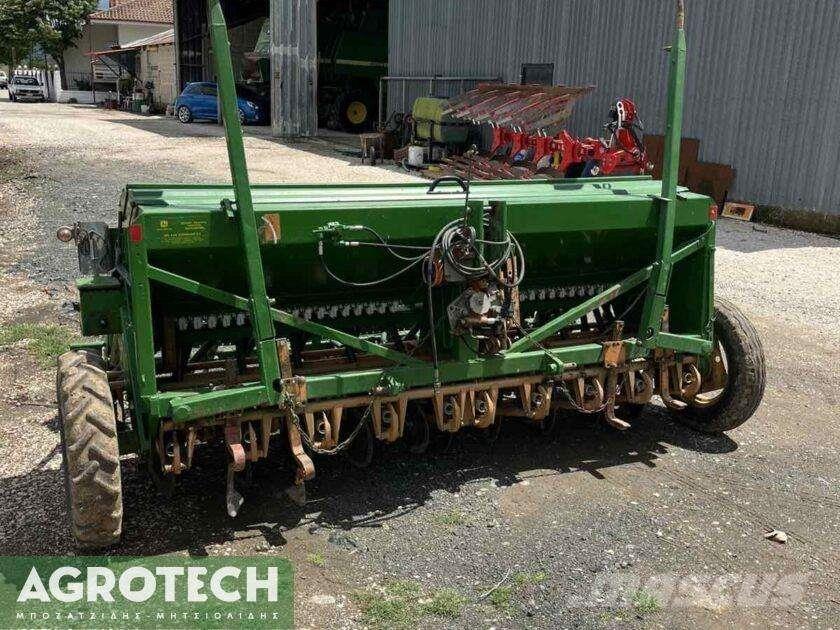 Amazone D7/30E トラクター
