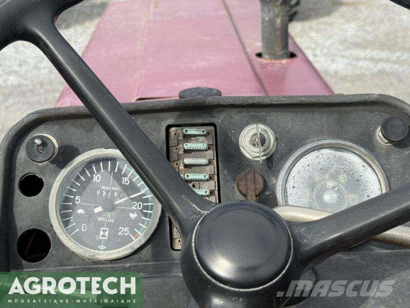 International 844s トラクター