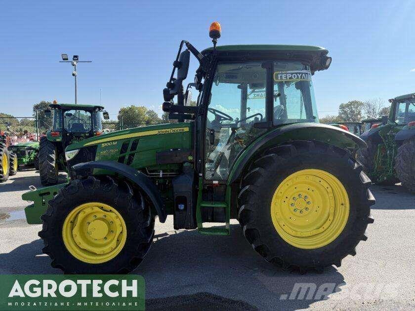 John Deere 5100M トラクター
