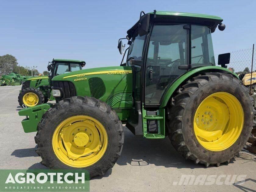 John Deere 5820 トラクター