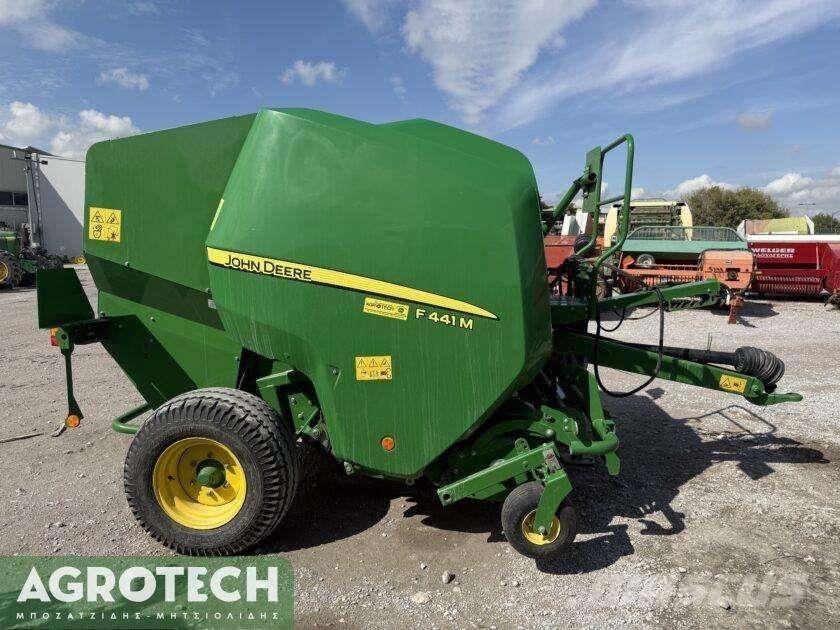 John Deere F441M ラウンドベーラー