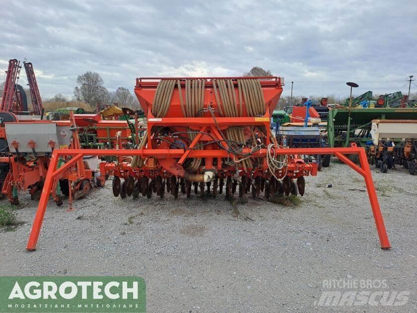 Kuhn VENTA LC 3500 トラクター