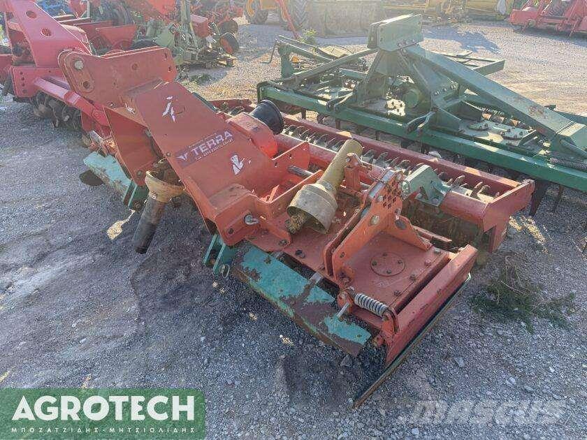 Kverneland NGM 251 トラクター