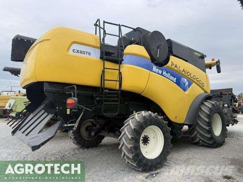 New Holland CX 8070 トラクター