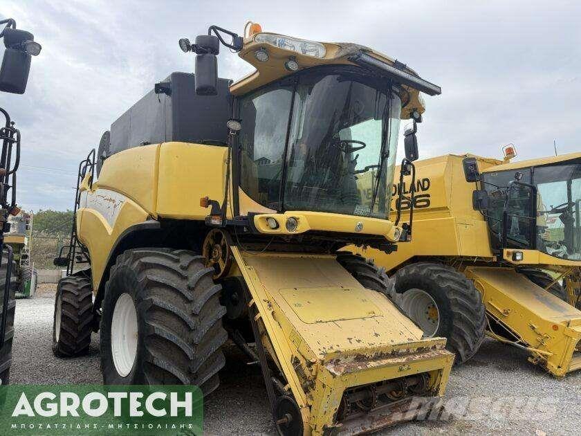 New Holland CX 880 トラクター