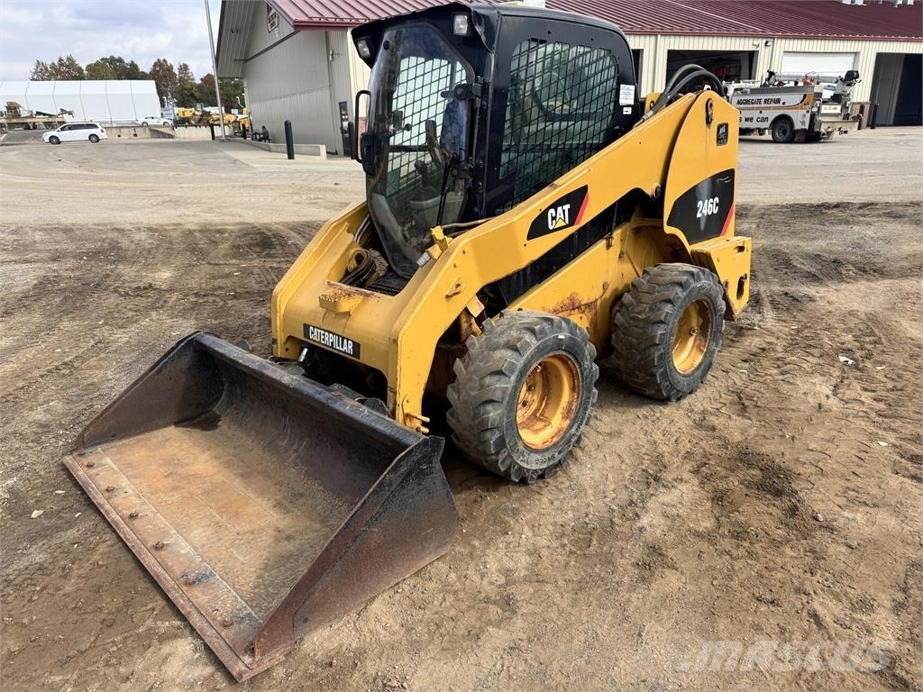 CAT 246C スキッドステアローダー