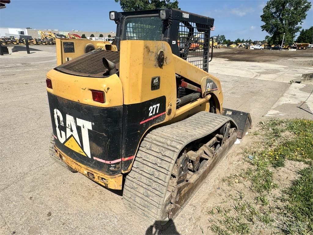 CAT 277 スキッドステアローダー