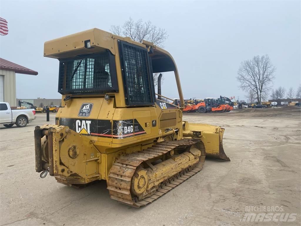 CAT D4G XL ブルドーザー