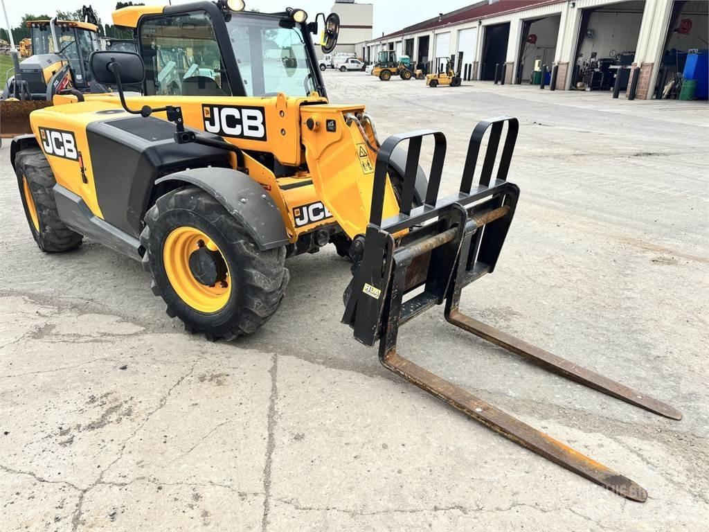 JCB 525-60 テレスコーピックハンドラー