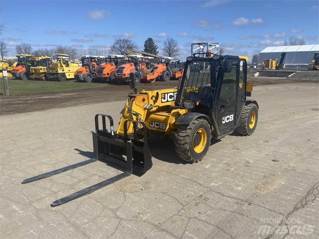 JCB 525-60 テレスコーピックハンドラー